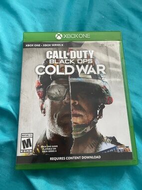 Xbox One Call of Duty: Black Ops Cold War - Green Case